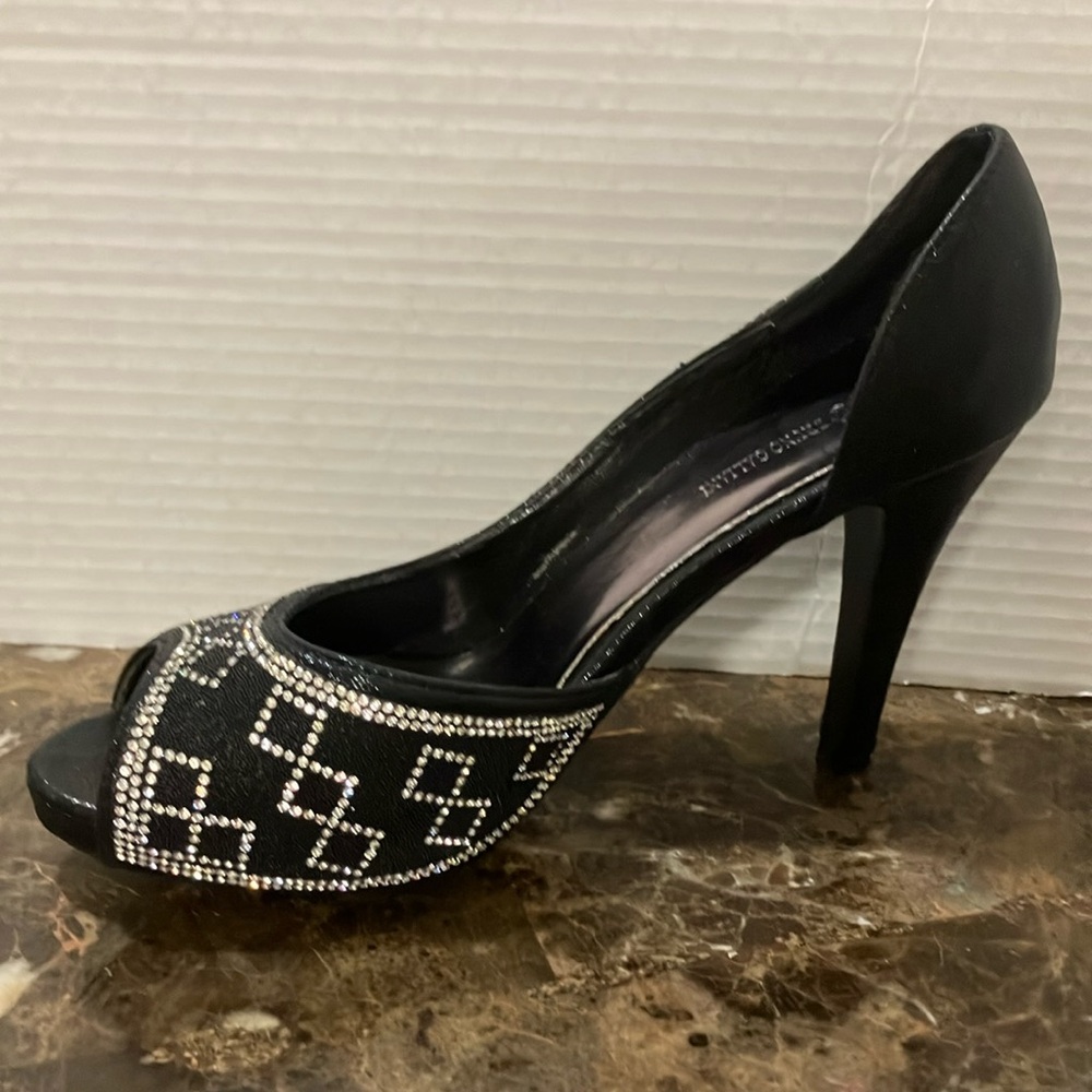 Bruno Galiani Women’s studded dress shoe, Like New , excellent condition.